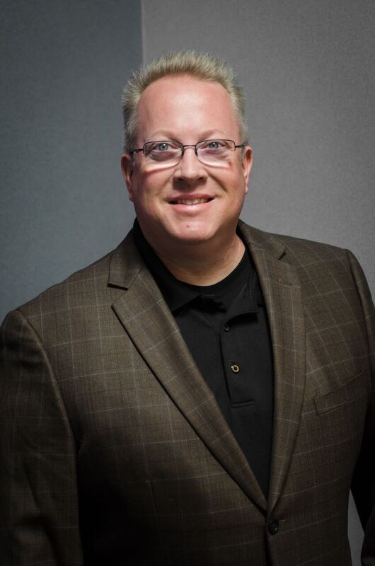 Scott Huhn headshot